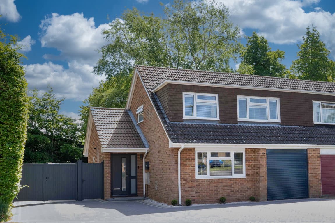 Lightsfield, Oakley, Basingstoke, RG23 7BY