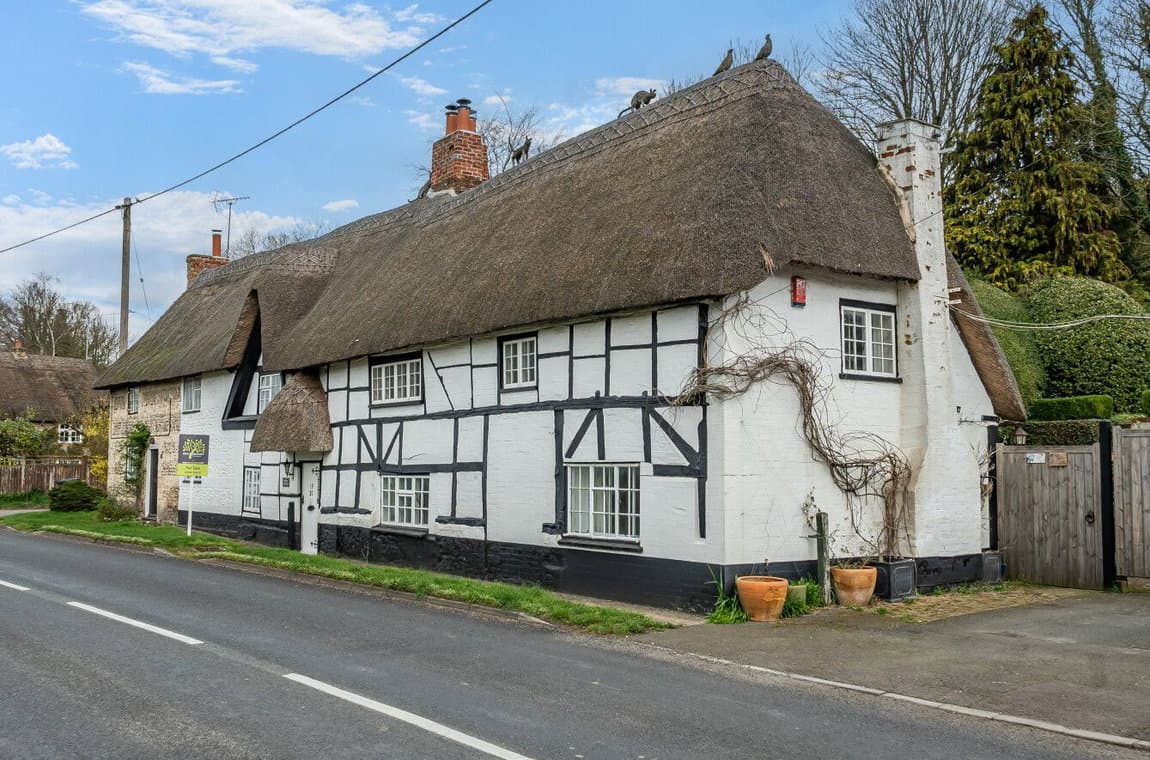 Ludgershall Road, Collingbourne Ducis, Marlborough, SN8 3EJ