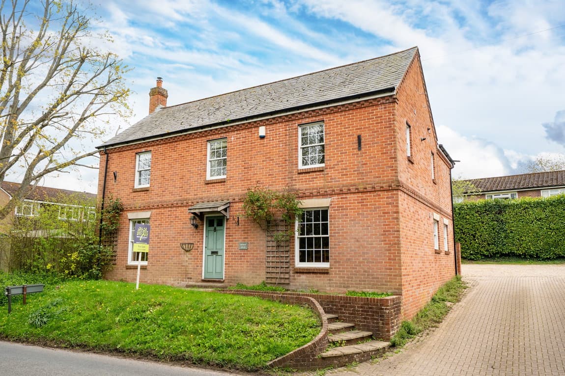 Rowan House, Southington, Overton, Basingstoke, RG25 3DA