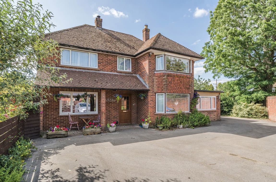 Andover Road, Ludgershall, SP11 9NE