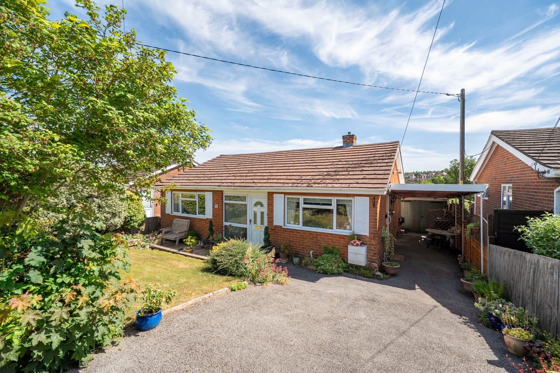 Alexander Road, Overton, Basingstoke, RG25 3LF