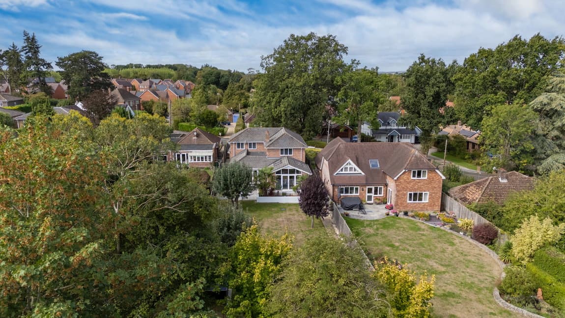 Barn Lane, Oakley, Basingstoke, RG23 7HT