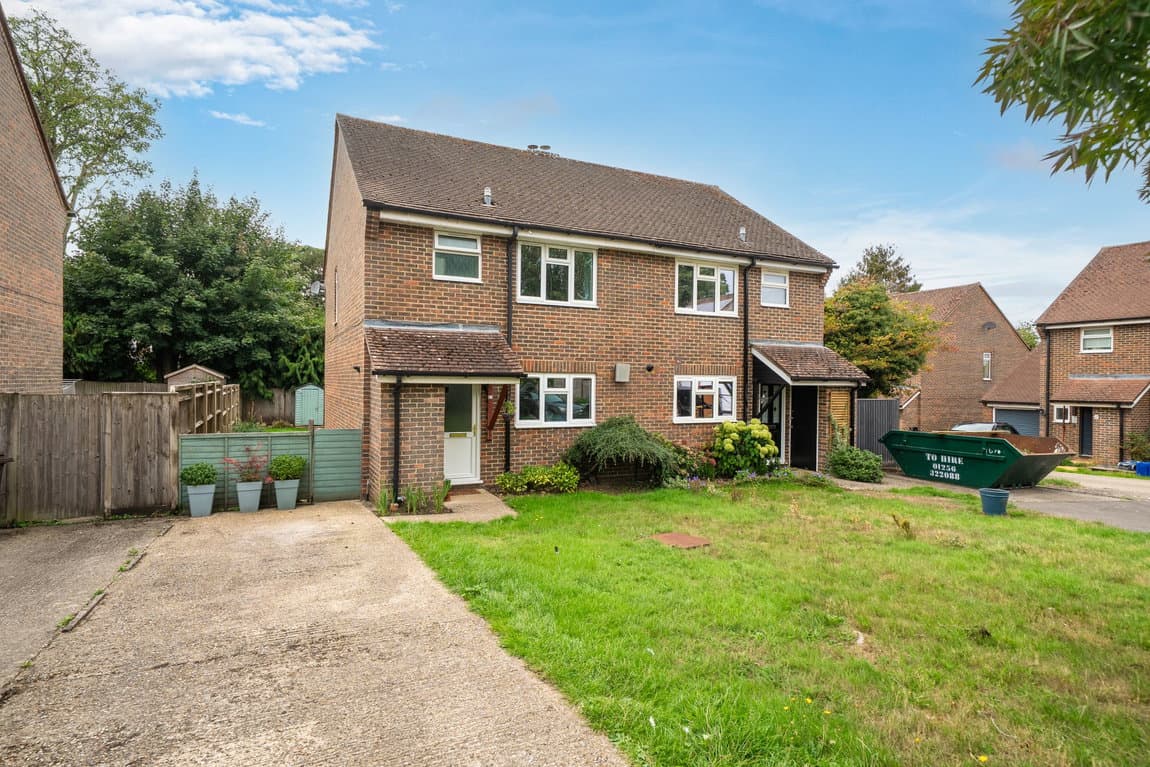 Kerchers Field, Overton, Basingstoke, RG25 3JS