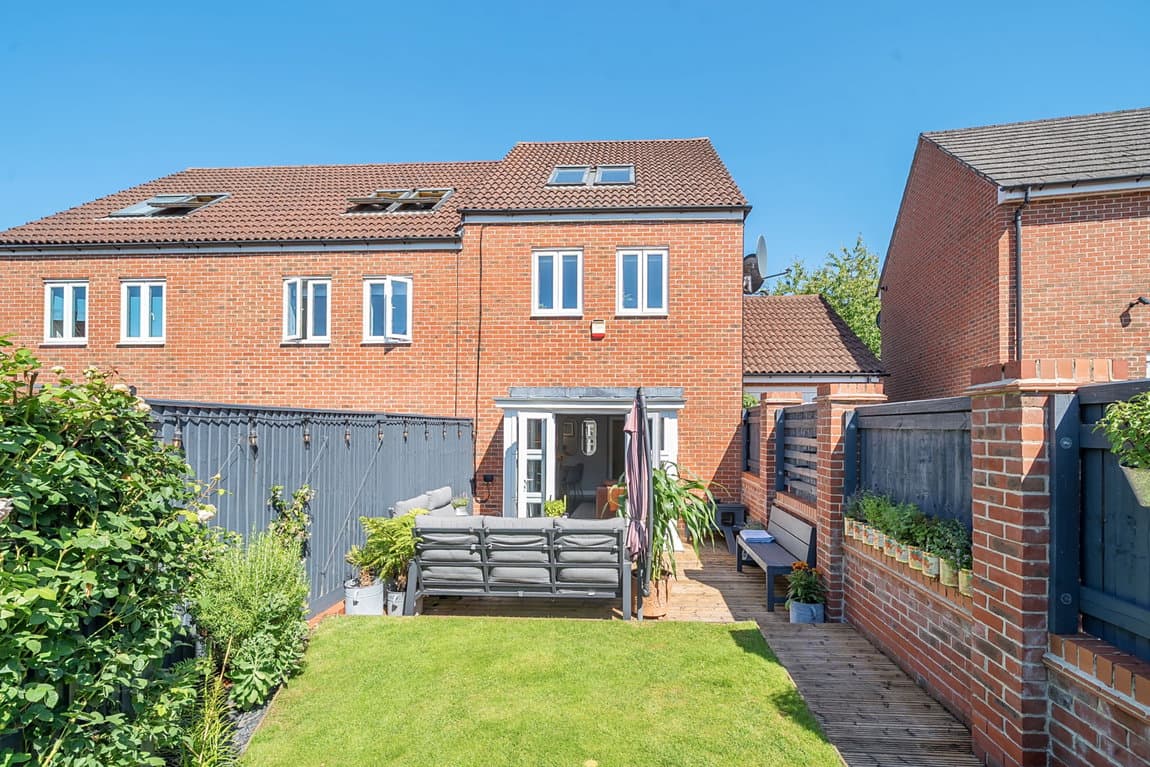 Kew Close, Basingstoke, RG24 9TP