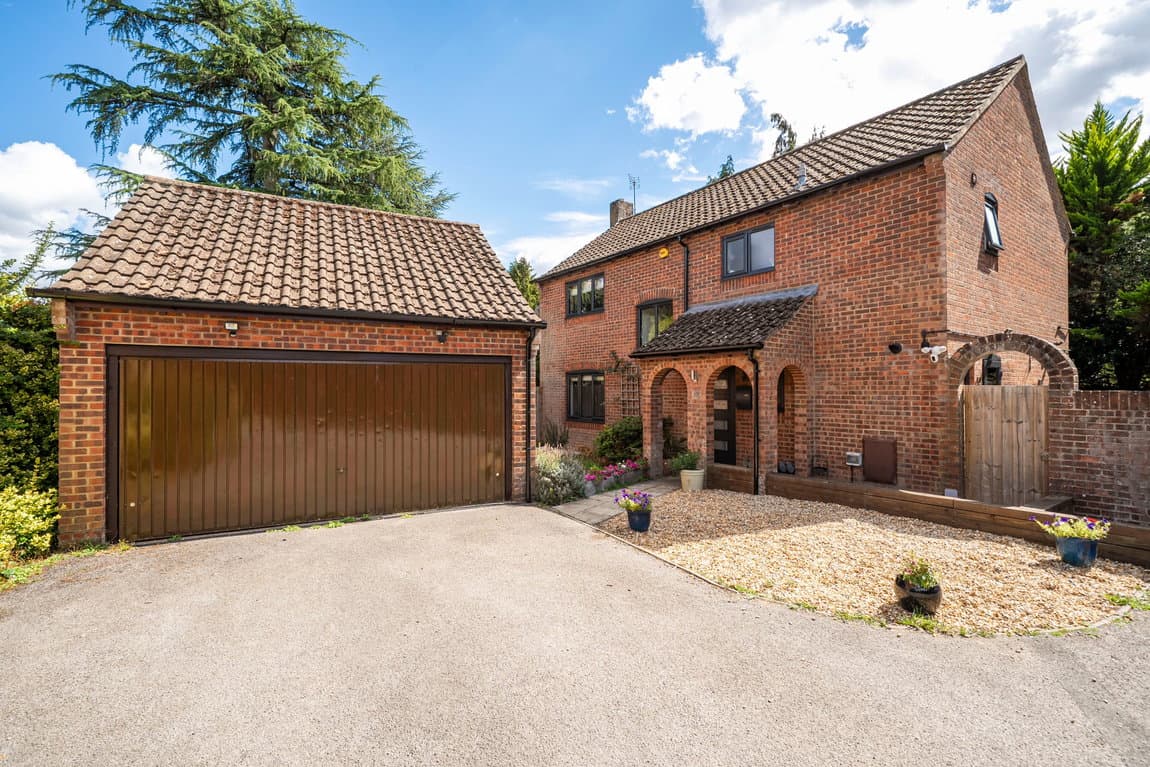 Lomond Close, Oakley, Basingstoke, RG23 7NA