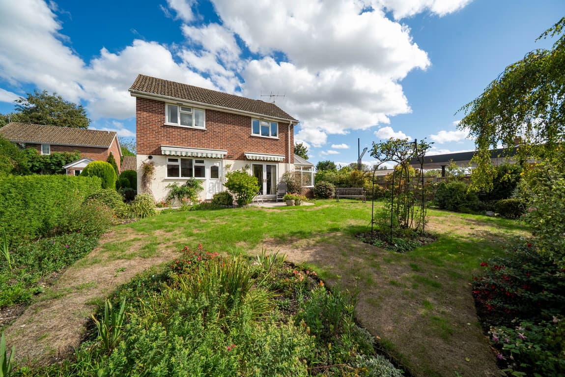 Hides Close, Winchester Road, Whitchurch, RG28 7HW