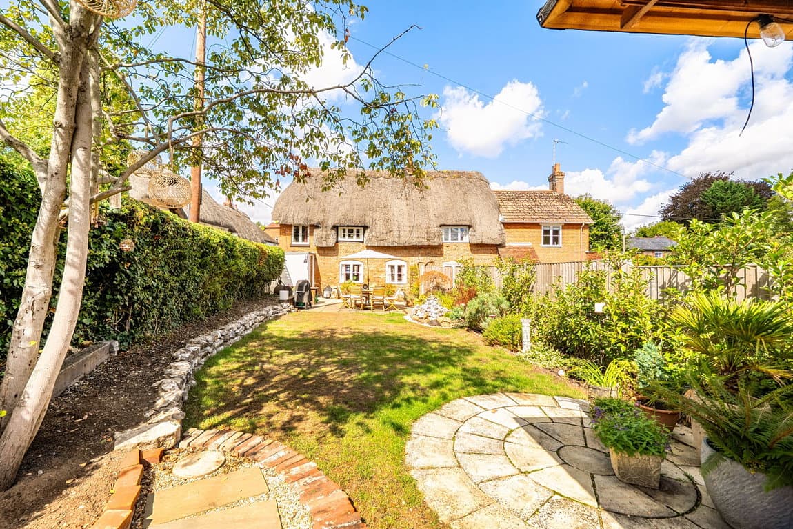 Thatched Cottages, Upper Clatford, Andover SP11 7QR