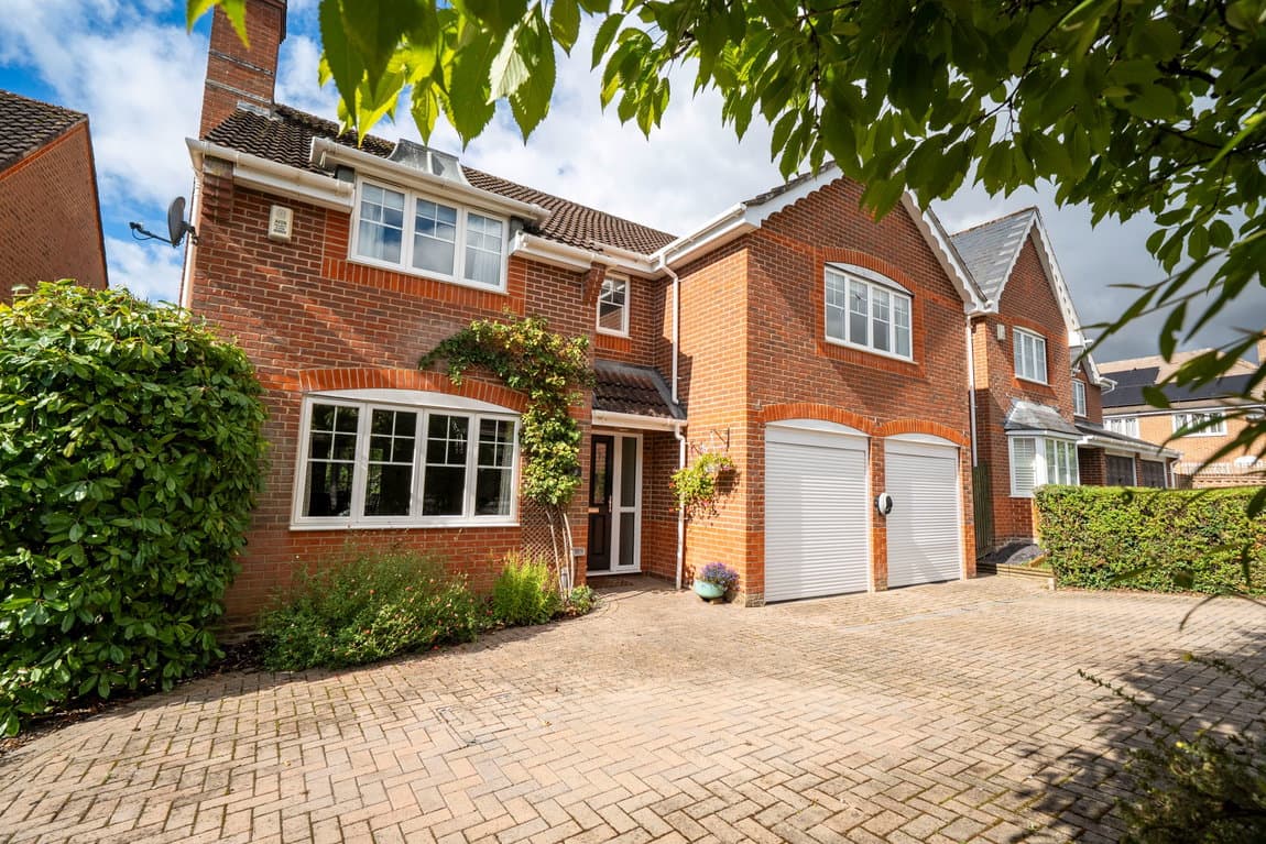 Lapwing Rise, Whitchurch, RG28 7SU